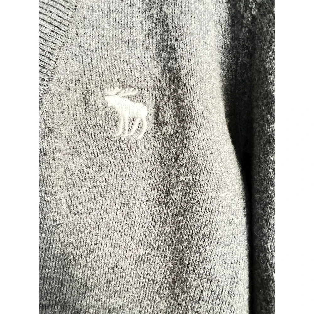 Abercrombie & Fitch Academia Mens V-Neck‎ Sweater Heather Grey Moose Logo Size M